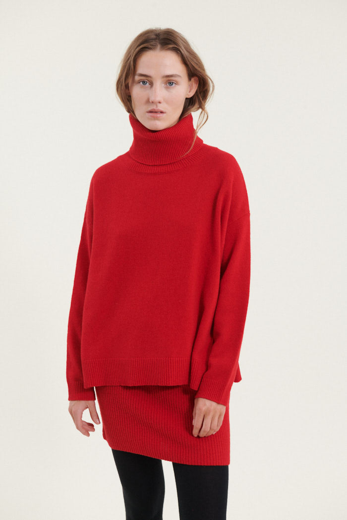 Basic Apparel Lise Short T-Neck Sweaters 278 High Risk Red